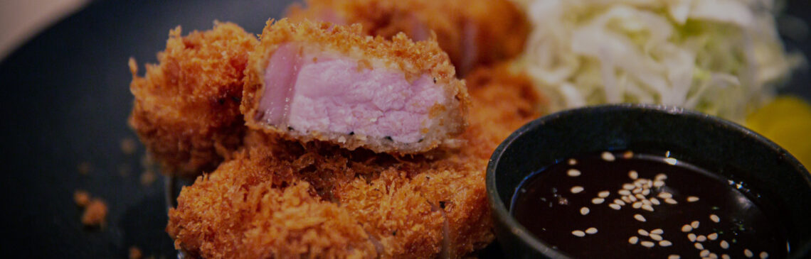 traditionelles japanisches Tonkatsu & Kohl